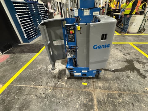 2019 Genie GR-20 Vertical Mast Lift  — photo 5