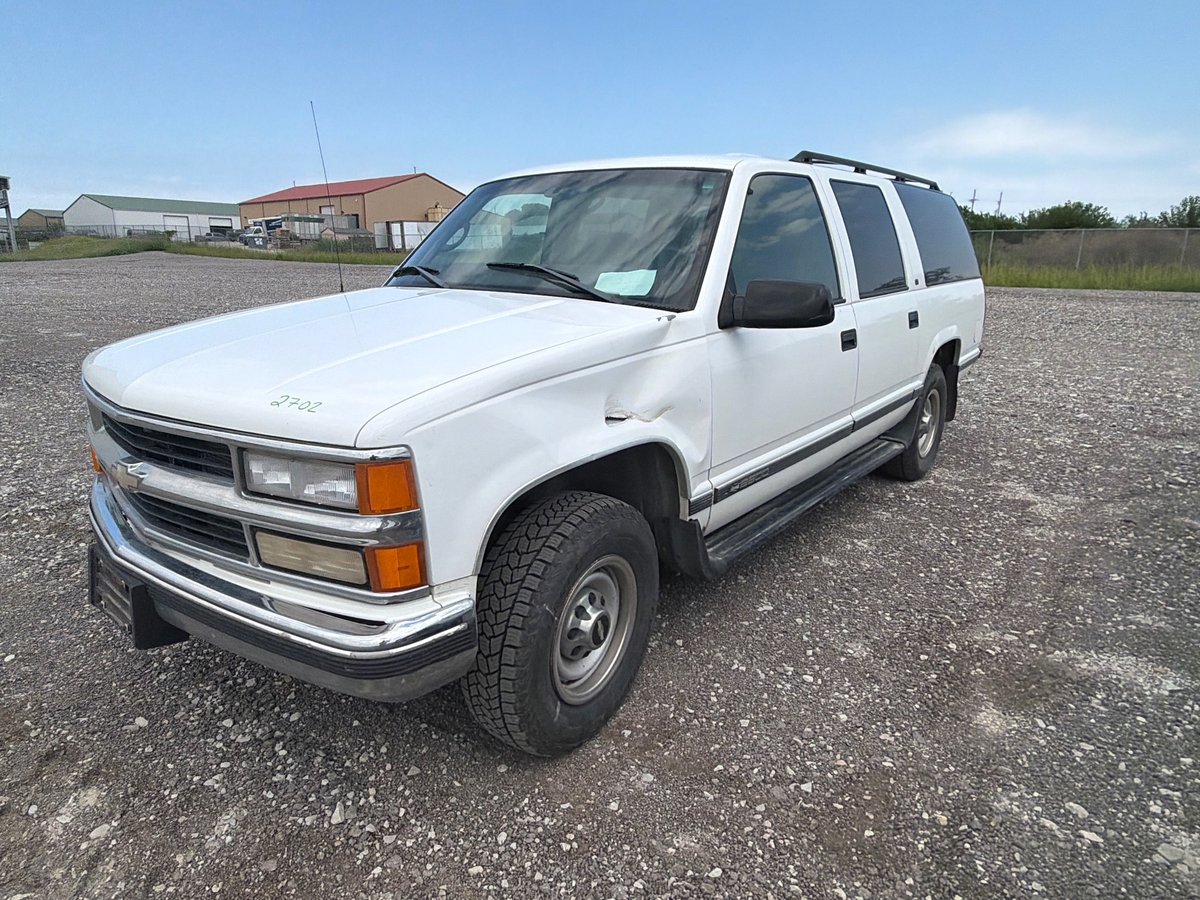 1999 Chevrolet C2500 Suburban