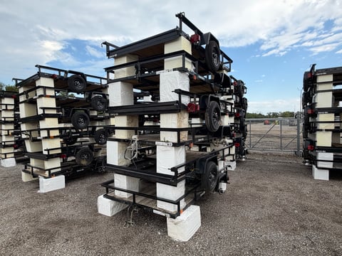 Qty of (6) 2027 Carry-On Trailers Z5X8GW2K — photo 1