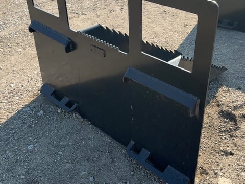 Kit Containers Skid Steer Tree Spade Attachment — photo 2