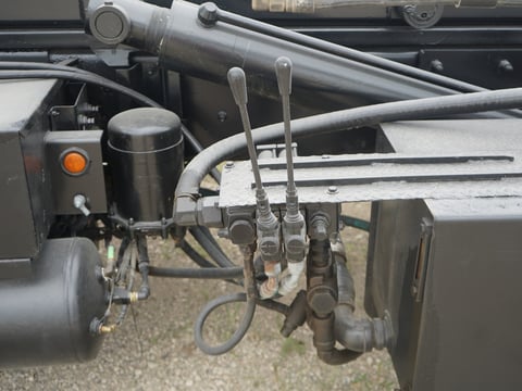 2005 Mack MR688S T/A Hooklift Truck w/ Galbreath U5-Or-174 Roll-Off Hoist — photo 25