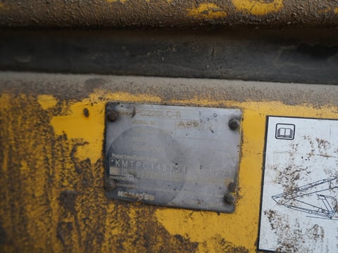 2006 Komatsu PC220LC-8 Hydraulic Excavator — photo 5