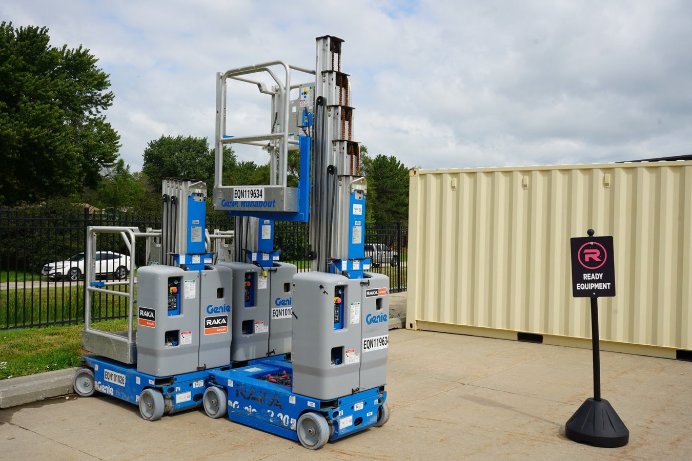 Inoperable 2020 Genie GR-20 Vertical Mast Lift