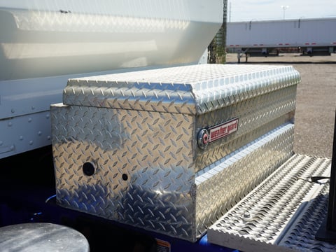 2015 Peterbilt 365 T/A Daycab Truck Tractor — photo 11