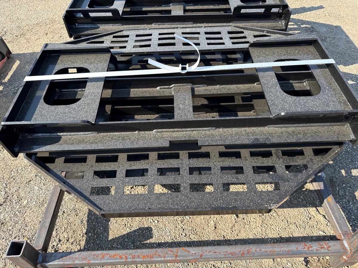 2026 GIYI DHC 60in Skid Steer Pallet Forks (Unused)