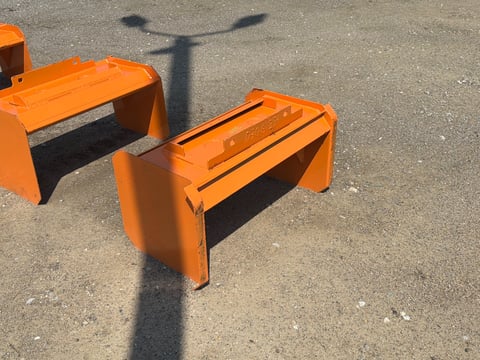 Kit Containers 36" Mini Skid Steer Snow Pusher — photo 4