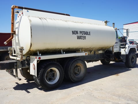 1985 Mack DM686S Water Truck T/A (No Pump) — photo 4