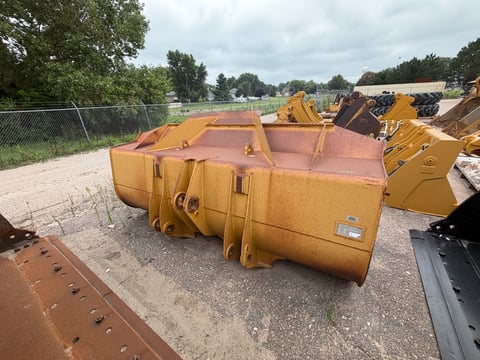 114" Pin OnWheel Loader Bucket  — photo 5