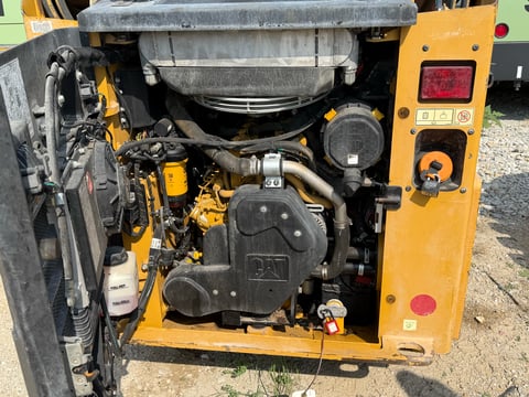  Inoperable Needs New Engine - 2021 Caterpillar 226D3 Skid Steer  — photo 14