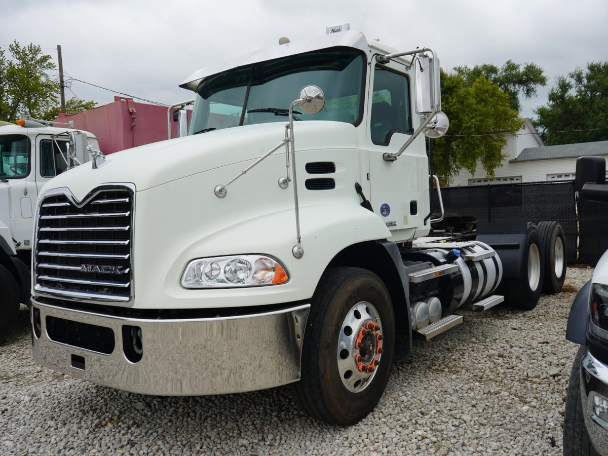 2017 MACK CXU613T T/A Daycab Truck Tractor