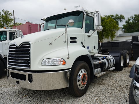 2017 Mack CXU613T T/A Daycab Truck Tractor — photo 1