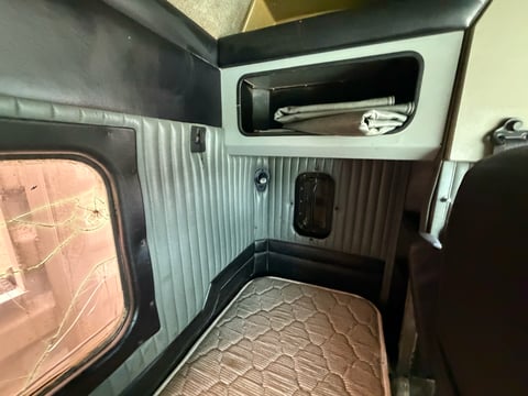 2001 Kenworth T800 T/A Sleeper Truck  — photo 25
