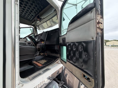 1998 Kenworth T800 T/A  Allison Automatic - Sleeper Truck — photo 22