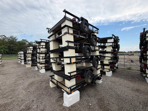 Qty of (6) 2027 Carry-On Trailers Z5X8GW2K — photo 1