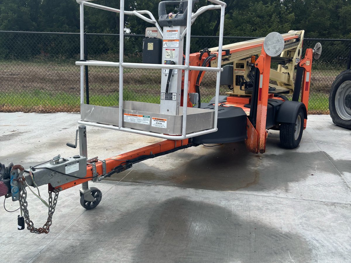 2019 JLG T350 BOOM LIFT 35' TOWABLE ARTICULATED