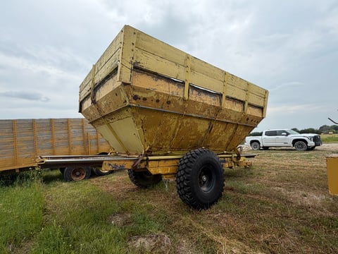 Pull-Type Dump Wagon  — photo 3