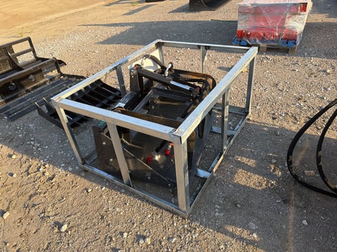 LandHonor MGB-72-44W 44in Mini Skid Steer Grapple Bucket — photo 2