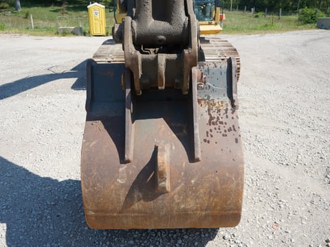 2002 Komatsu PC220LC-7L Hydraulic Excavator — photo 10
