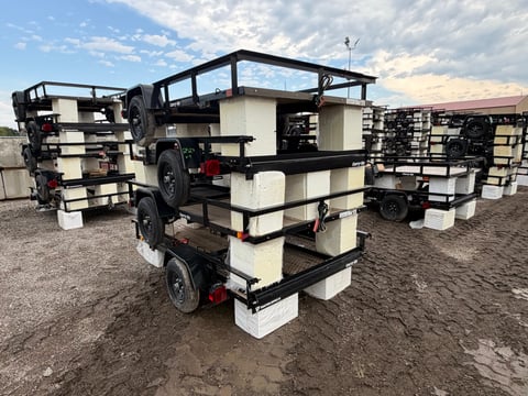 Qty of (4) 2027 Carry-On Trailers Z5X8GW2K — photo 2