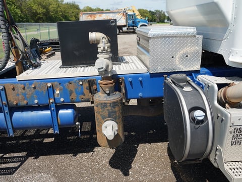 2015 Peterbilt 365 T/A Daycab Truck Tractor — photo 23