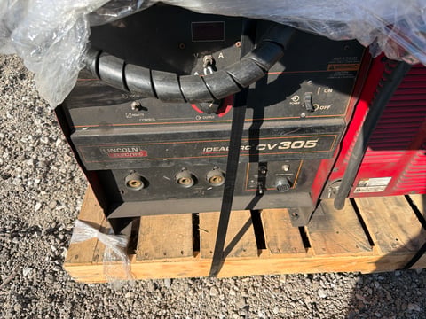 (2) Lincoln Electric Idealarc CV-305 Mig Welder Power Sources — photo 2