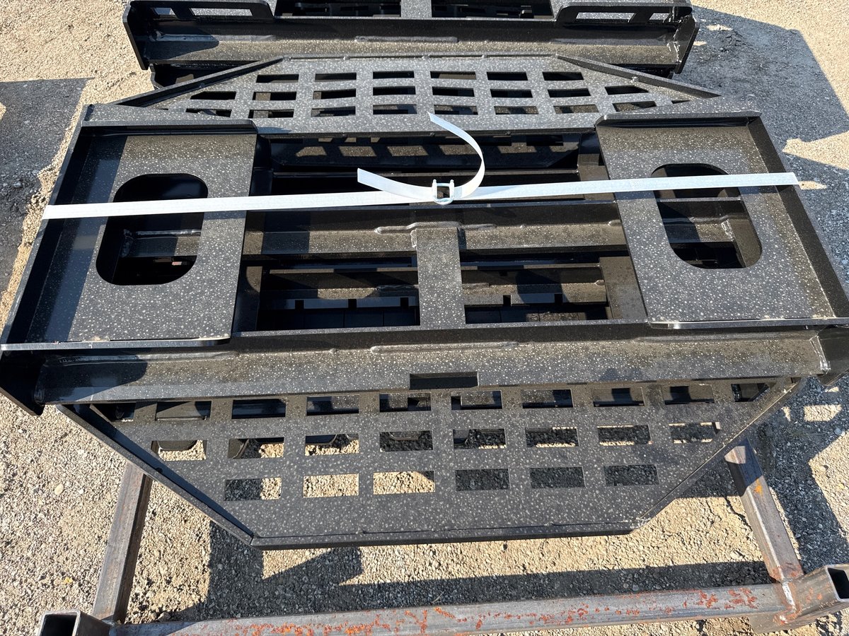 2026 GIYI DHC 60in Skid Steer Pallet Forks (Unused)