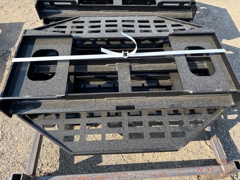 2026 Giyi DHC 60in Skid Steer Pallet Forks (Unused) — photo 1