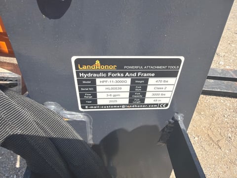 2025 LandHonor HPF-11-3000G Hydraulic Pallet Forks and Frame (Unused) — photo 5