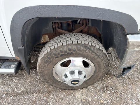 2011 Chevrolet Silverado 3500HD 4X4 Diesel Truck — photo 14