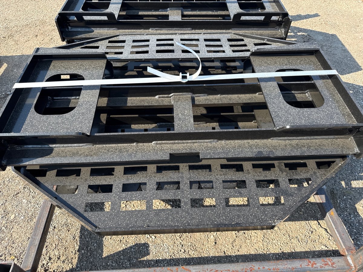 2026 GIYI DHC 60in Skid Steer Pallet Forks (Unused)
