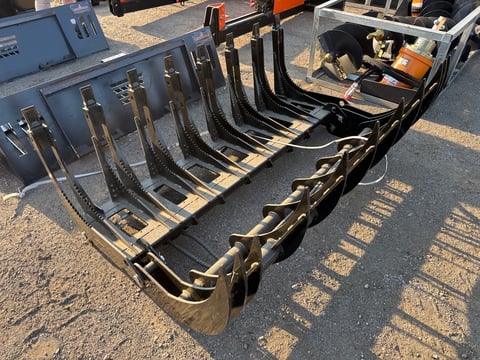 2026 Giyi Gy-CLG72 Skid Steer Grapple (Unused) — photo 3