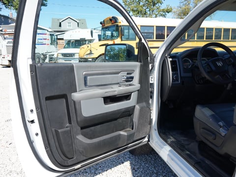 2020 RAM 1500 Classic Regular Cab & Chassis Truck — photo 15