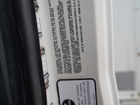 2012 Hino 338 Cargo Truck — photo 9