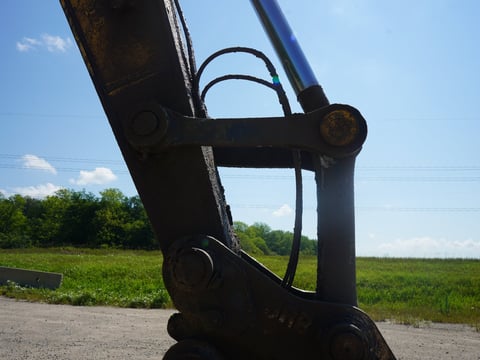 2002 Komatsu PC220LC-7L Hydraulic Excavator — photo 14
