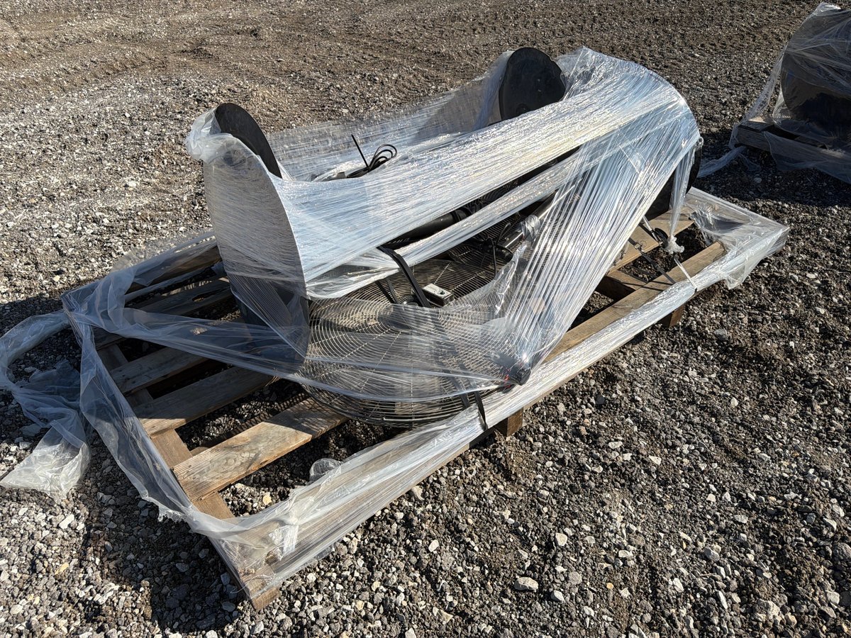 (4) Industrial Oscillating Pedestal Fans