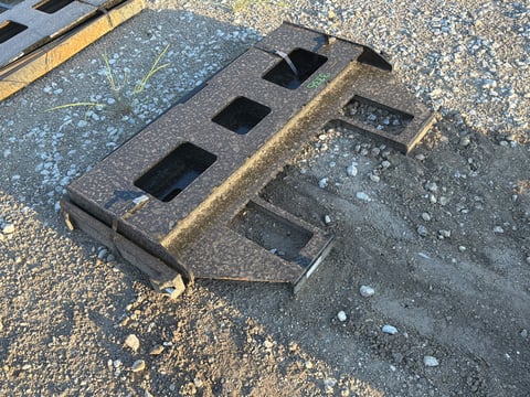 Kit Containers 45" Skid Steer Fork Frame W/42in Forks — photo 4