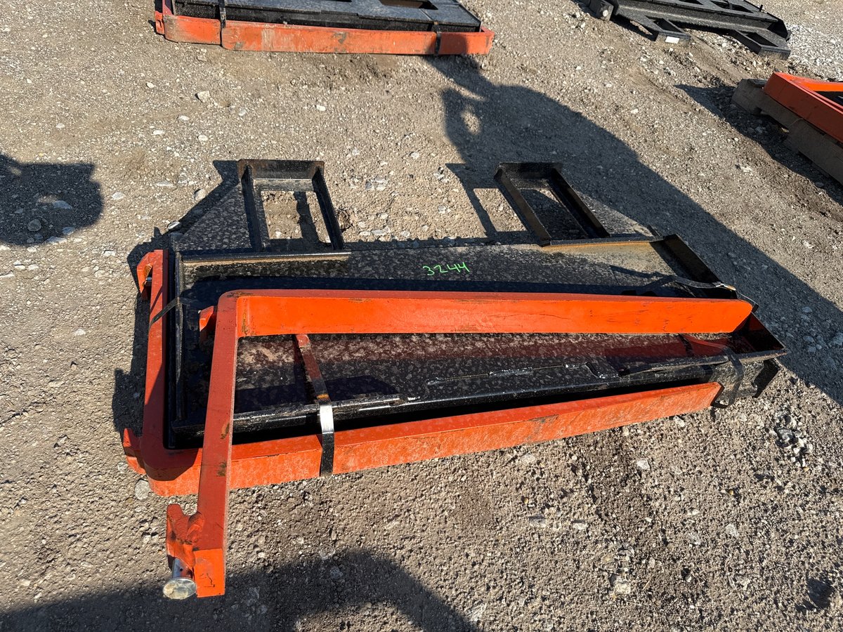 Kit Containers 45" Skid Steer Fork Frame W/42in Forks