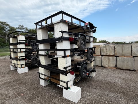 Qty of (5) 2027 Carry-On Trailers Z5X8GW2K — photo 1