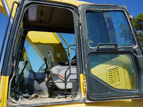 2002 Komatsu PC220LC-7L Hydraulic Excavator — photo 27