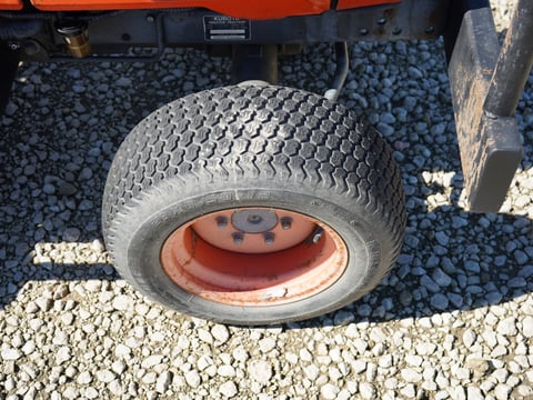 Kubota B7510 Utility Tractor — photo 14