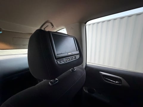 2013 Nissan Pathfinder 4WD SUV — photo 21