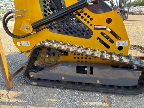 2026 SDLANCH SSL60 Mini Skid Steer Loader (Unused) — photo 4