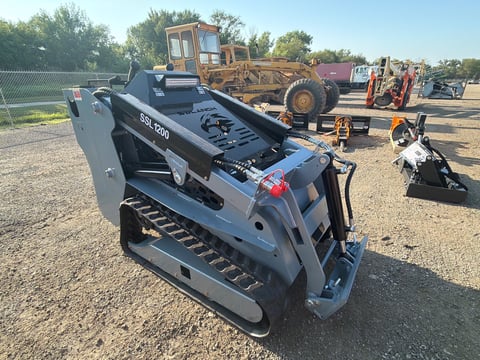 2026 SDLANCH SSL1200 Diesel Skid Steer Loader (Unused) — photo 2