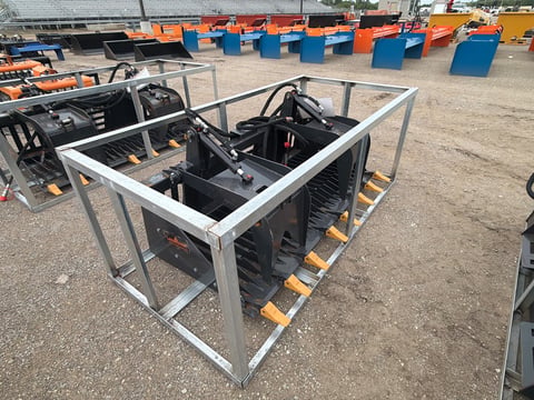 LandHonor RGB-11-72W 72in Heavy-Duty Skid Steer Rock Grapple — photo 2