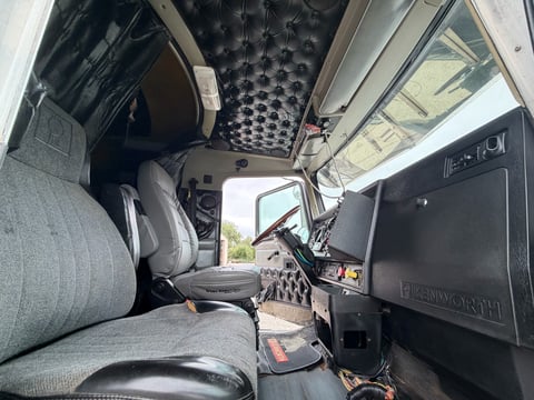 1998 Kenworth T800 T/A  Allison Automatic - Sleeper Truck — photo 11