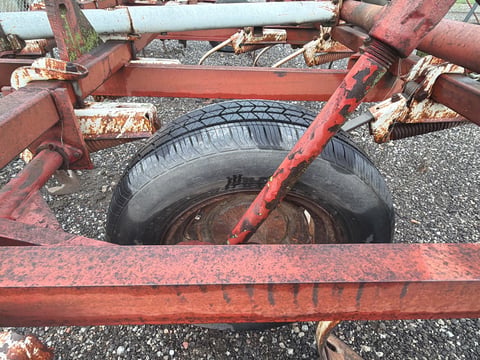 International Harvester 45 Vibra Shank Field Cultivator — photo 7