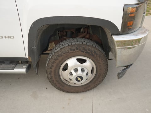 2011 Chevrolet 3500HD — photo 26
