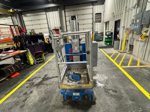 2019 Genie GR-20 Vertical Mast Lift  — photo 4