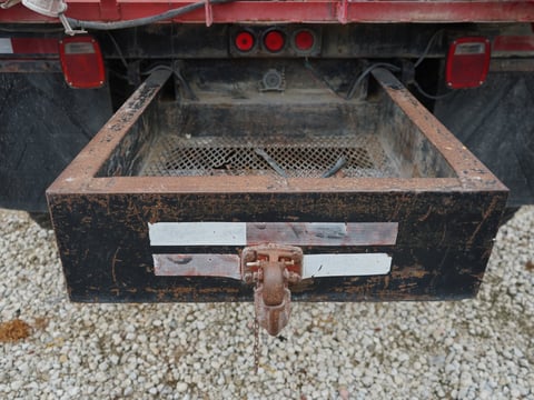 1997 Mack RD690S 4000 Gallon Water Truck — photo 18