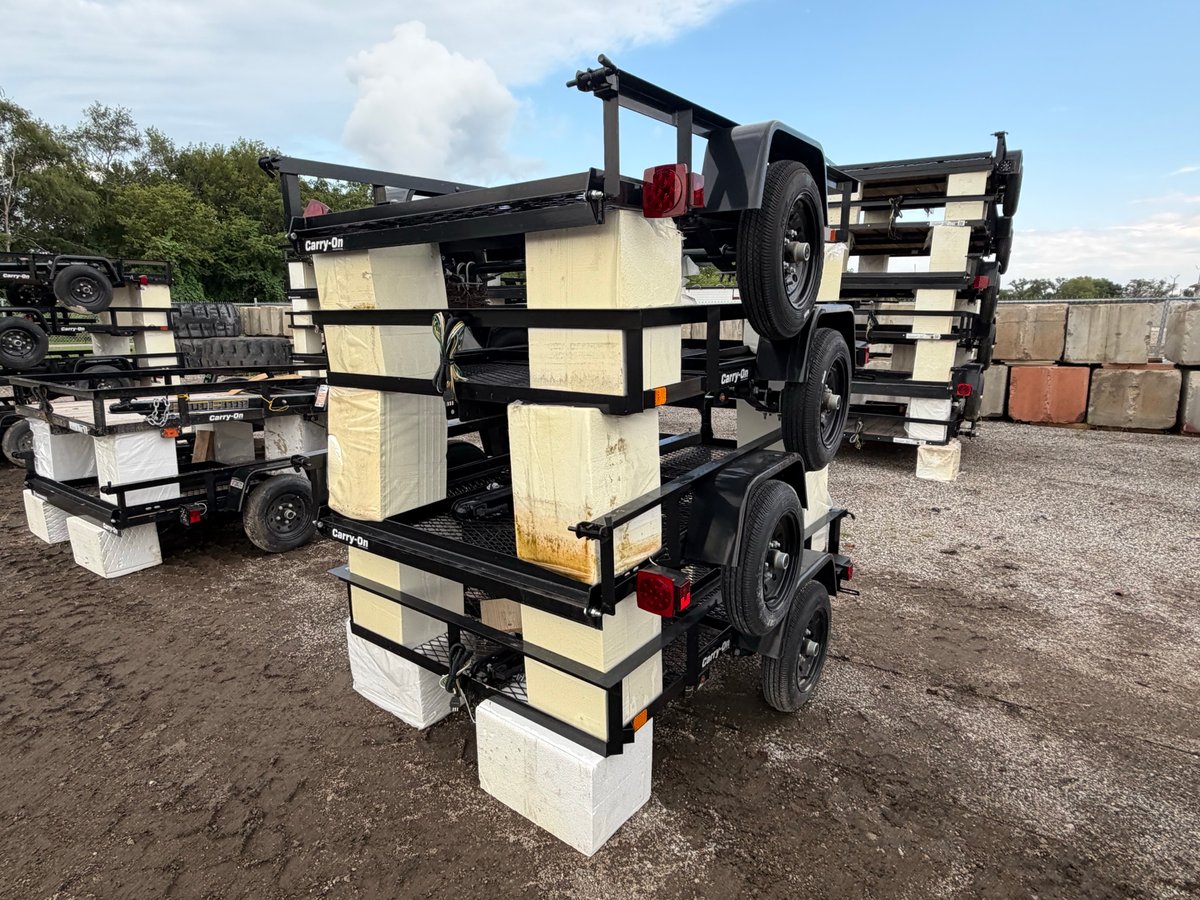 Qty of (4) 2027 Carry-On Trailers Z5X8GW2K